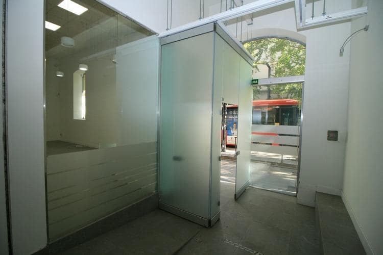 3 soveværelse Erhverv til leje i Granada by - € 3.900 (Ref: 9367397)