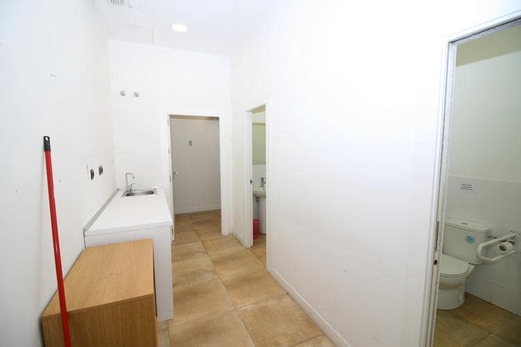 3 soveværelse Erhverv til leje i Granada by - € 3.900 (Ref: 9367397)