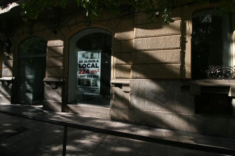 3 soveværelse Erhverv til leje i Granada by - € 3.900 (Ref: 9367397)