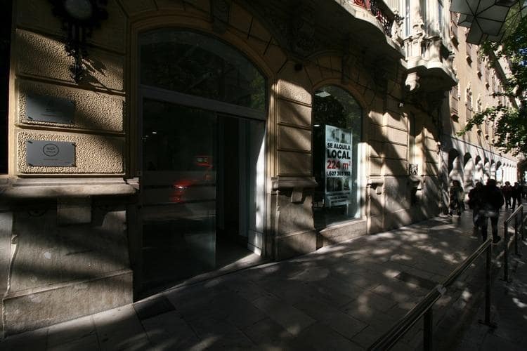 3 soveværelse Erhverv til leje i Granada by - € 3.900 (Ref: 9367397)