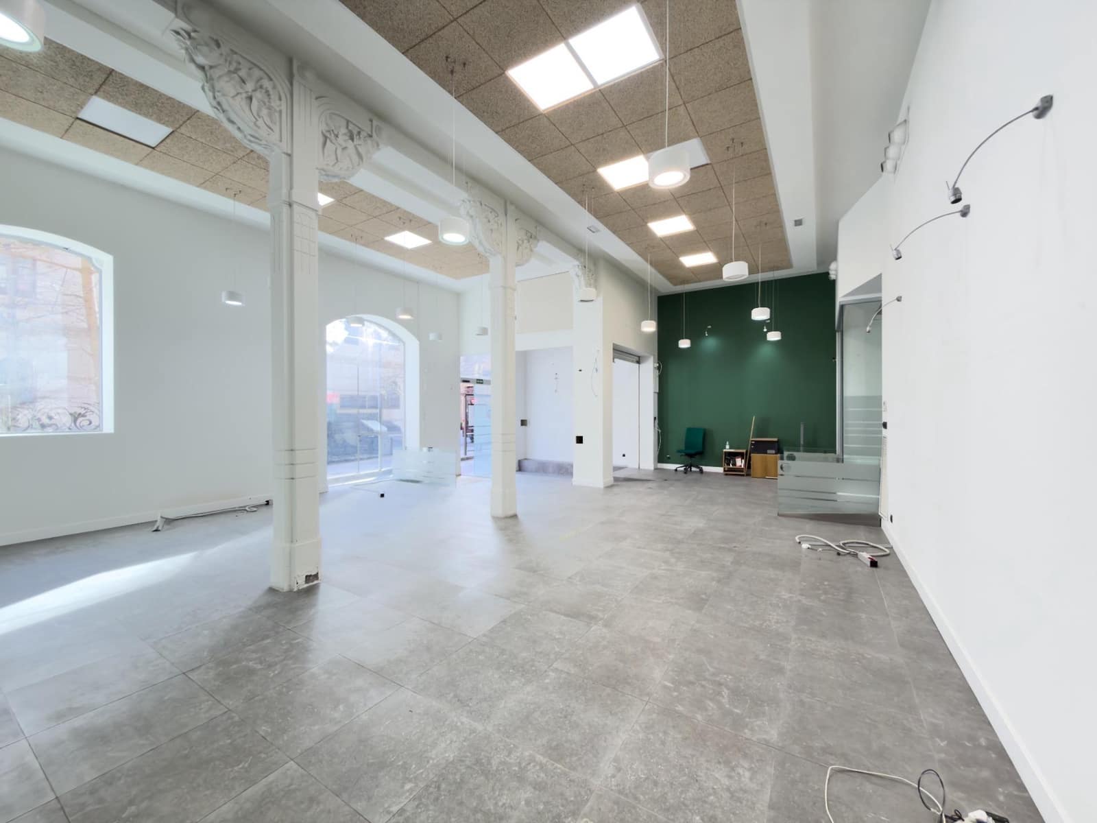 Commercial for rent in Granada city - € 3,900 (Ref: 9367397)