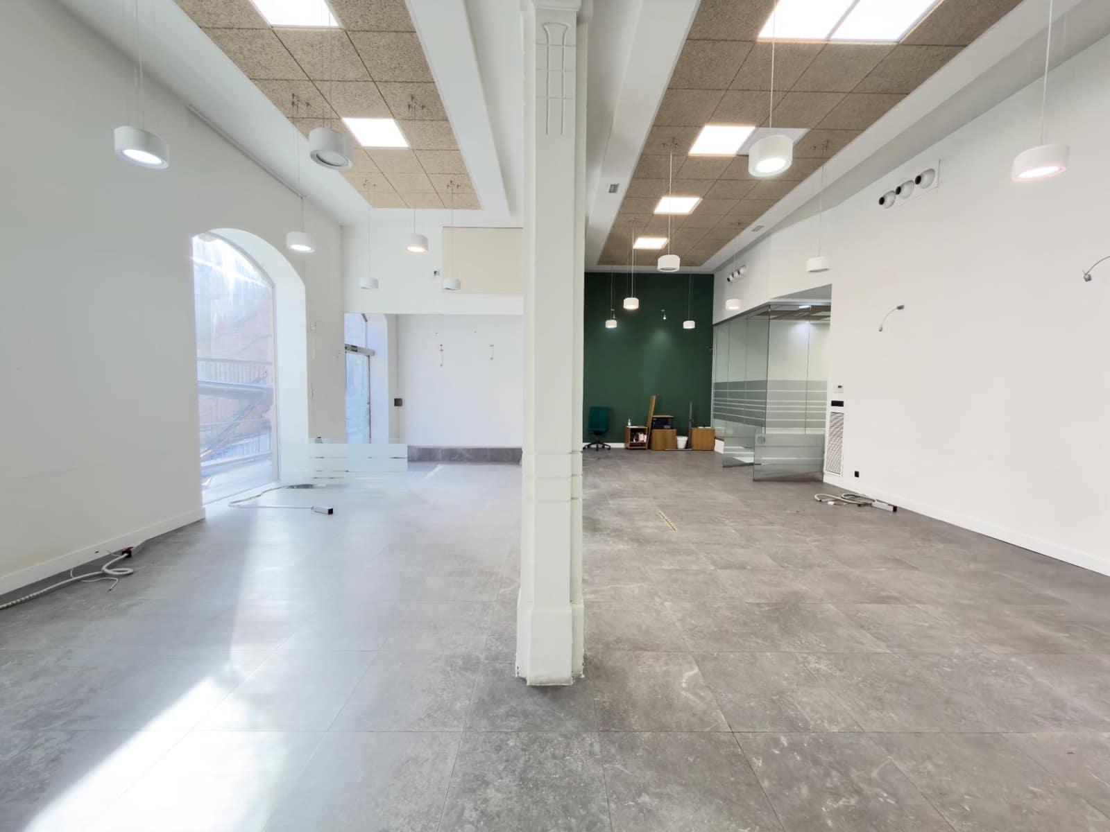 Commercial for rent in Granada city - € 3,900 (Ref: 9367397)