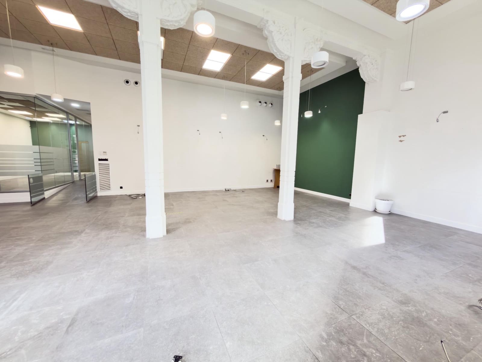 Commercial for rent in Granada city - € 3,900 (Ref: 9367397)