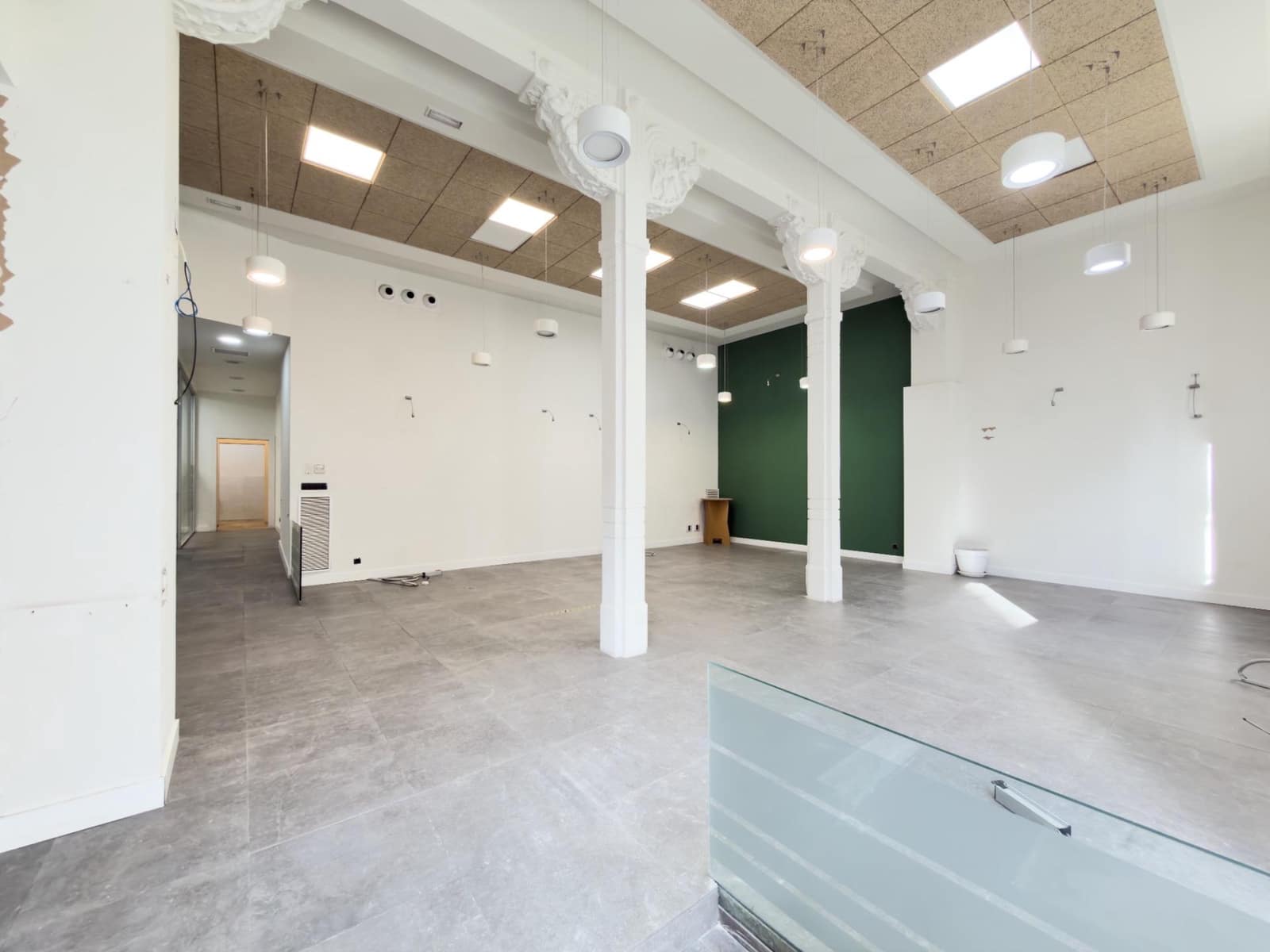 Commercial for rent in Granada city - € 3,900 (Ref: 9367397)