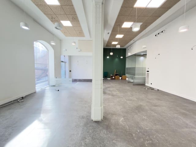 Kaupallinen vuokrattavana paikassa Centro - Sagrario, Granada kaupunki - 3 900 € (Ref: 9367397)