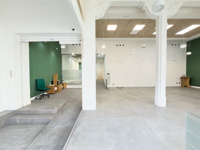 Kaupallinen vuokrattavana paikassa Centro - Sagrario, Granada kaupunki - 3 900 € (Ref: 9367397)