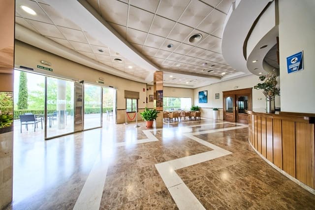 Hotelli myytävänä paikassa Quesada - 1 990 000 € (Ref: 9374636)