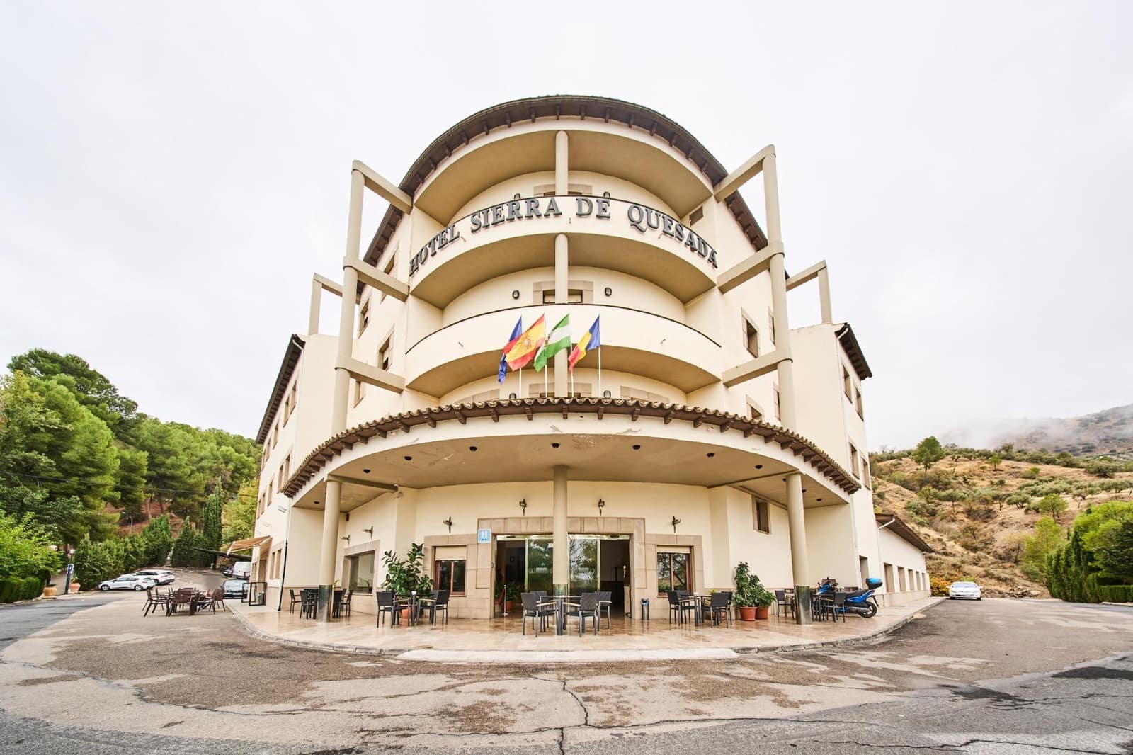 Hotel for sale in Quesada - € 1,990,000 (Ref: 9374636)