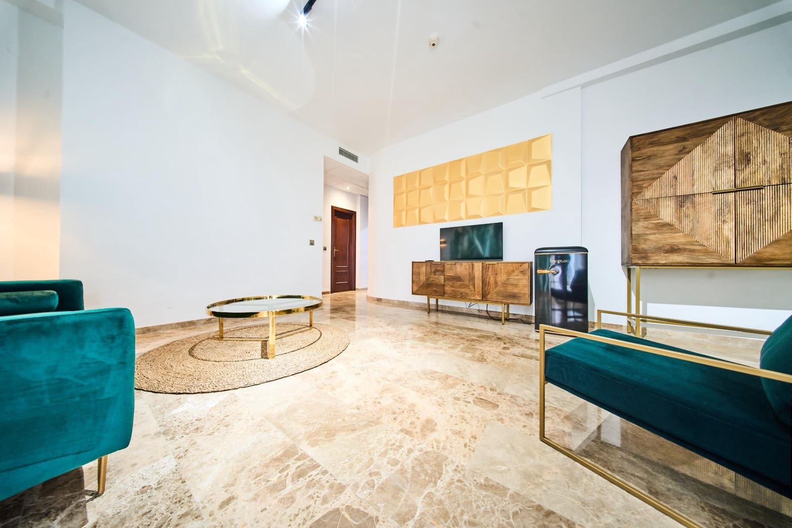 Hotel for sale in Quesada - € 1,990,000 (Ref: 9374636)