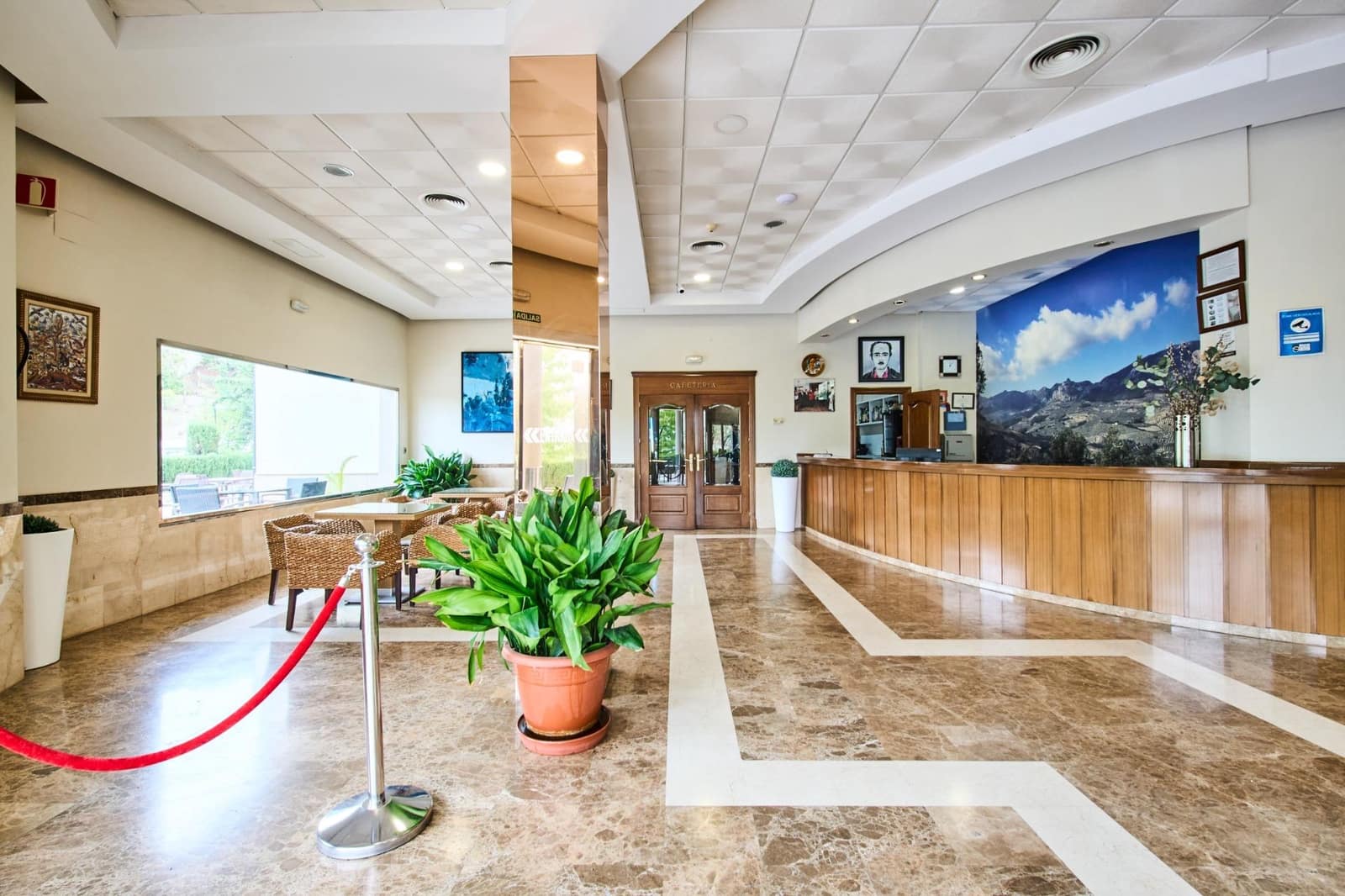 Hotel for sale in Quesada - € 1,990,000 (Ref: 9374636)