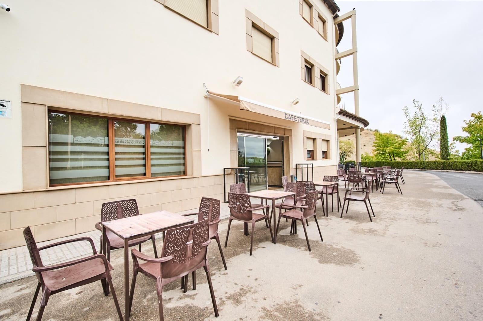 Hotel for sale in Quesada - € 1,990,000 (Ref: 9374636)