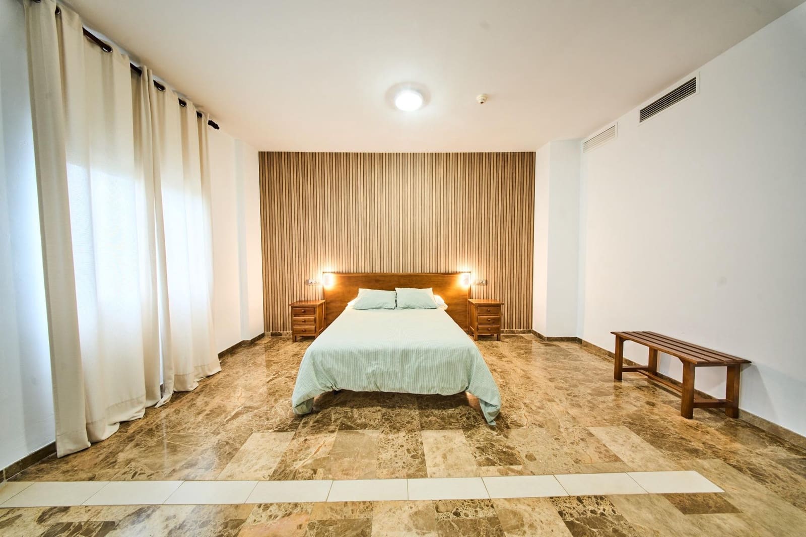 Hotel for sale in Quesada - € 1,990,000 (Ref: 9374636)