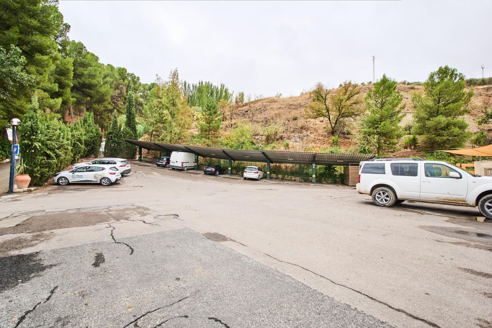 Hotel for sale in Quesada - € 1,990,000 (Ref: 9374636)