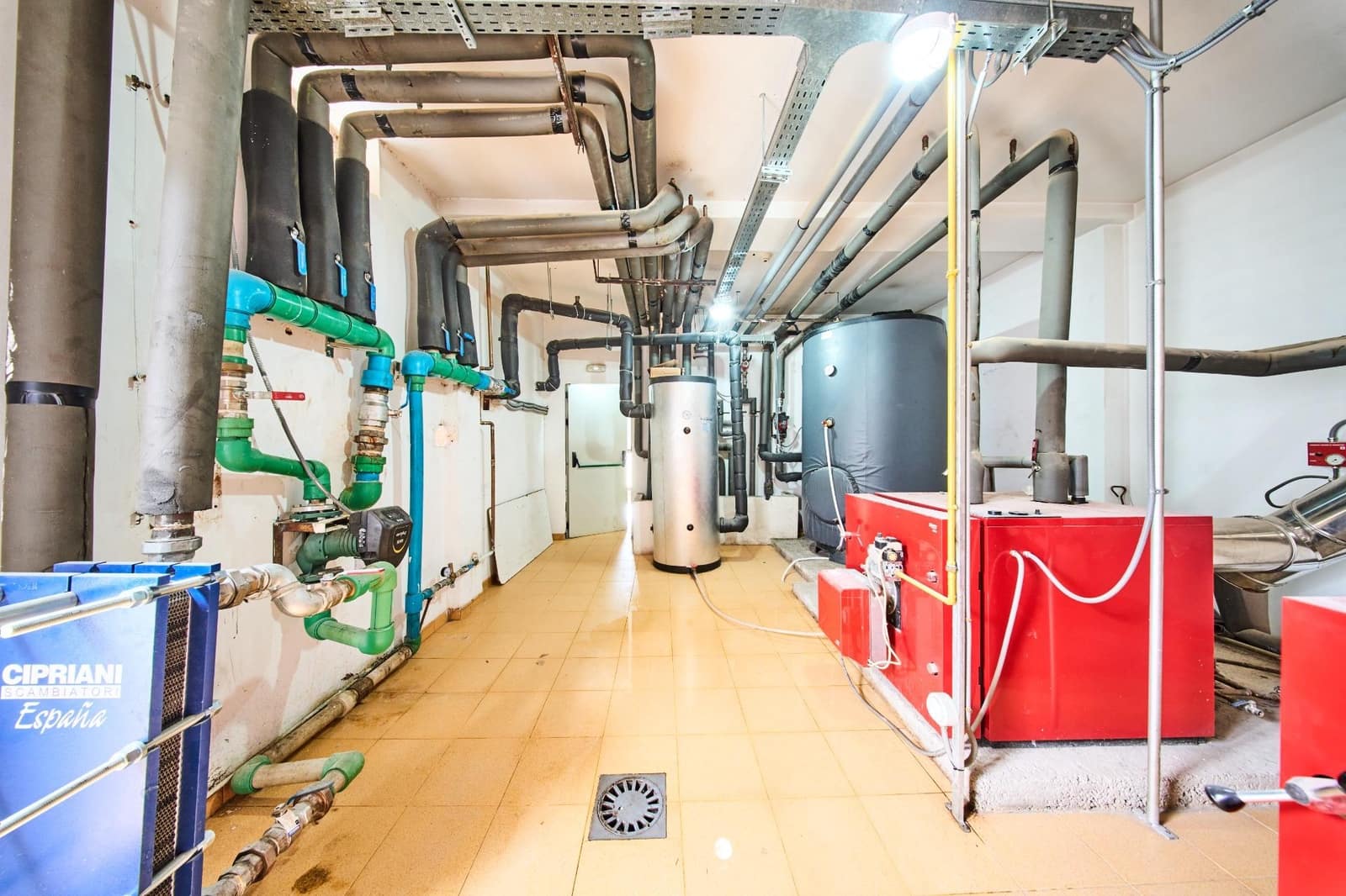 Hotel for sale in Quesada - € 1,990,000 (Ref: 9374636)