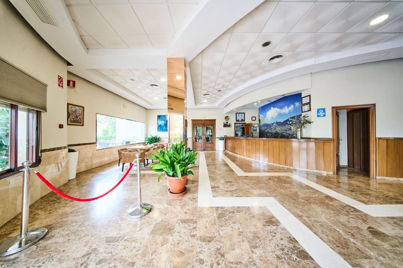 Hotel for sale in Quesada - € 1,990,000 (Ref: 9374636)