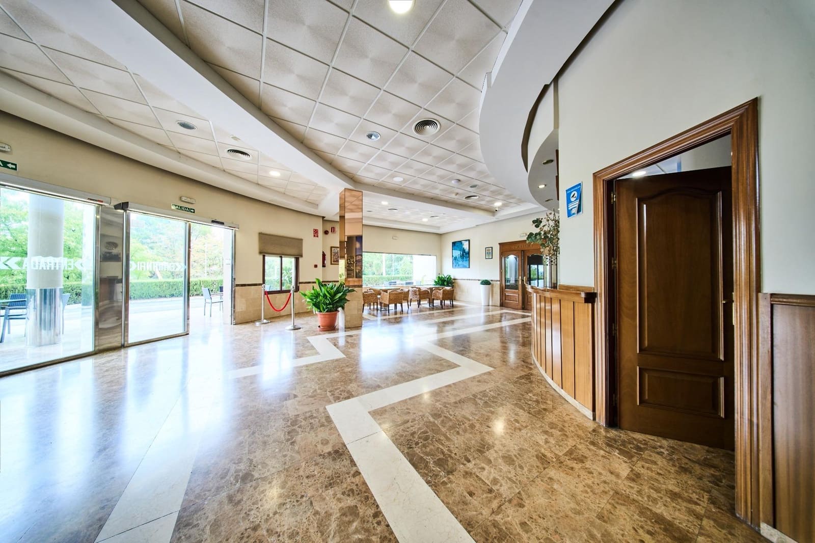 Hotel for sale in Quesada - € 1,990,000 (Ref: 9374636)