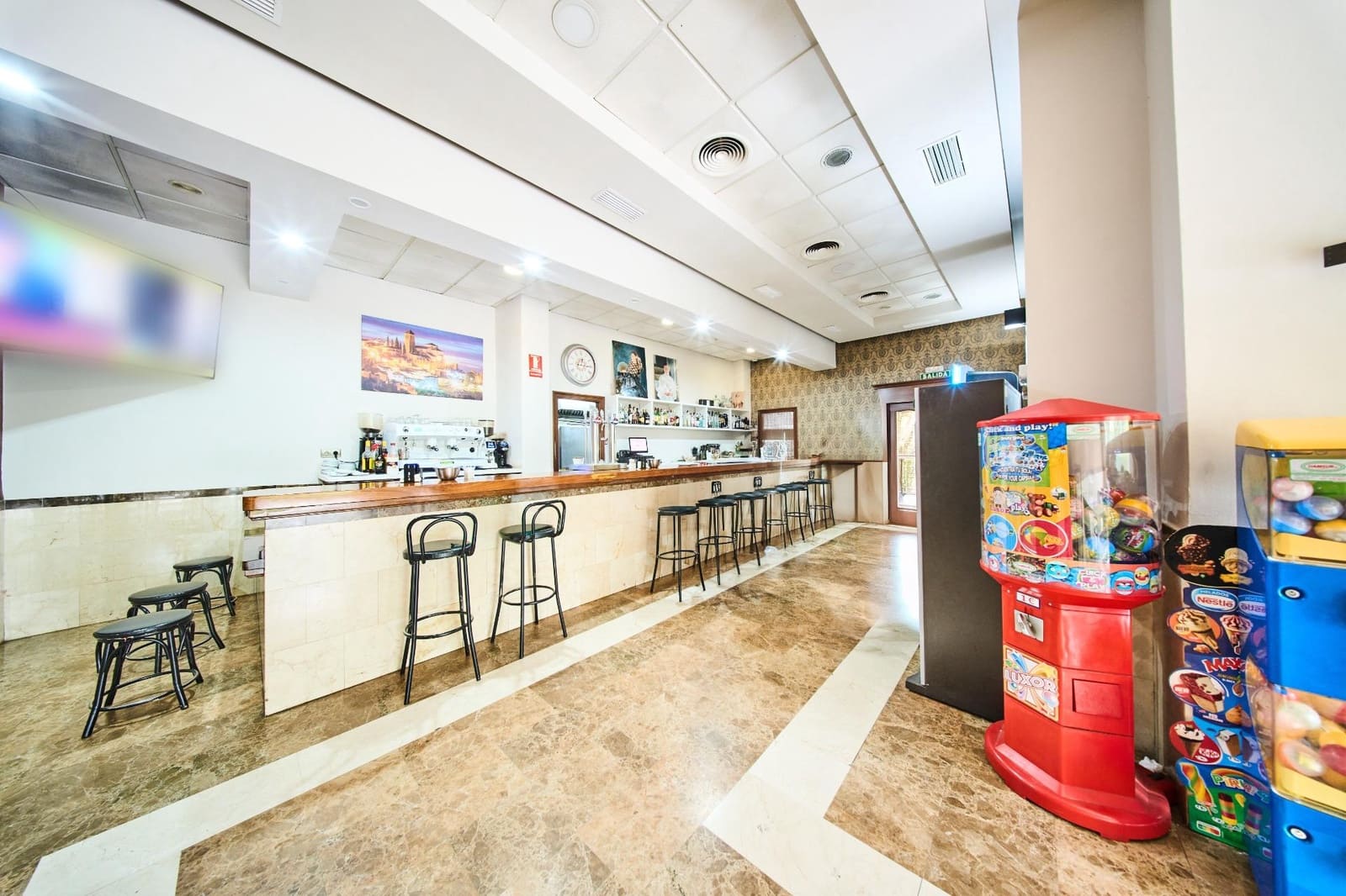 Hotel for sale in Quesada - € 1,990,000 (Ref: 9374636)