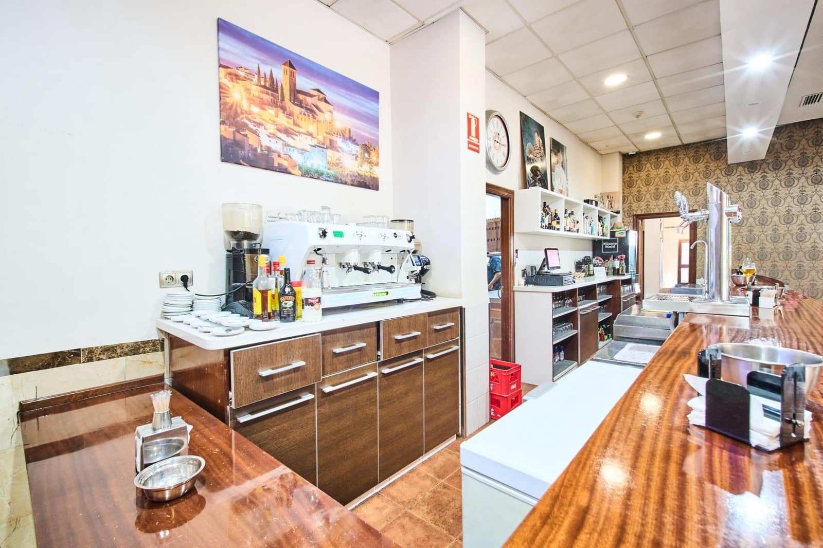 Hotel for sale in Quesada - € 1,990,000 (Ref: 9374636)