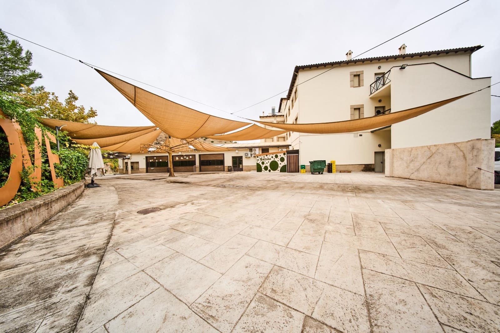 Hotel for sale in Quesada - € 1,990,000 (Ref: 9374636)