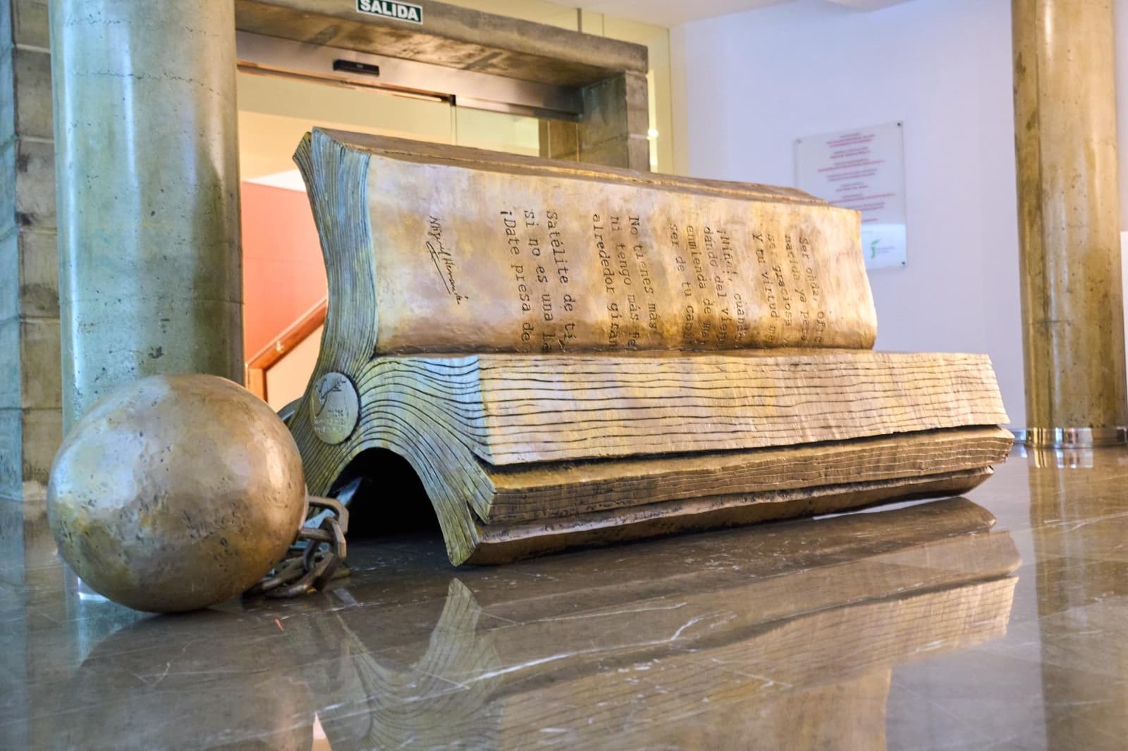 Hotel for sale in Quesada - € 1,990,000 (Ref: 9374636)