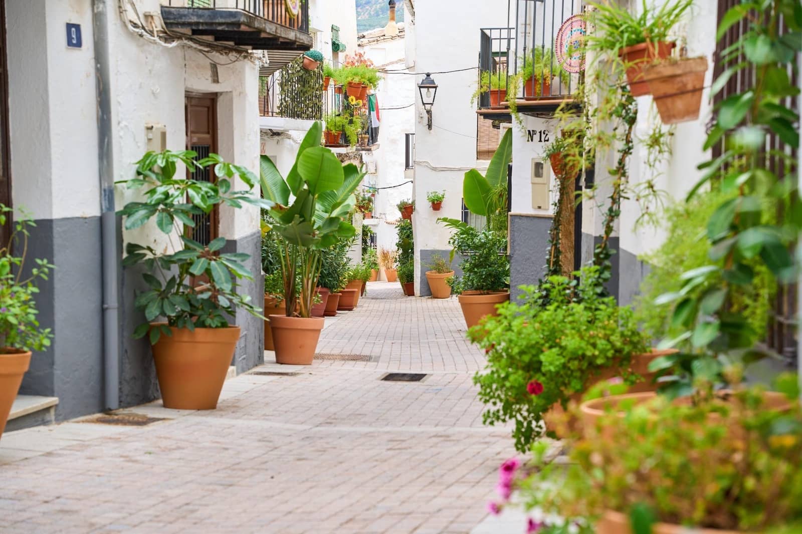 Hotel for sale in Quesada - € 1,990,000 (Ref: 9374636)