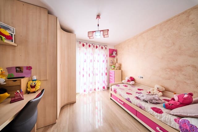 4 soverom Hus til salgs i Peligros - € 245 000 (Ref: 9374644)