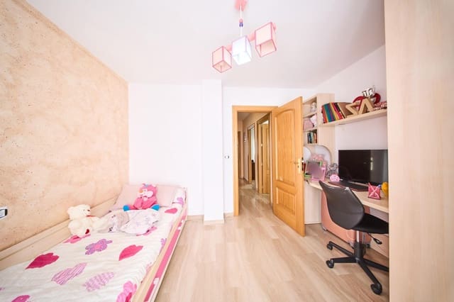 4 soverom Hus til salgs i Peligros - € 245 000 (Ref: 9374644)