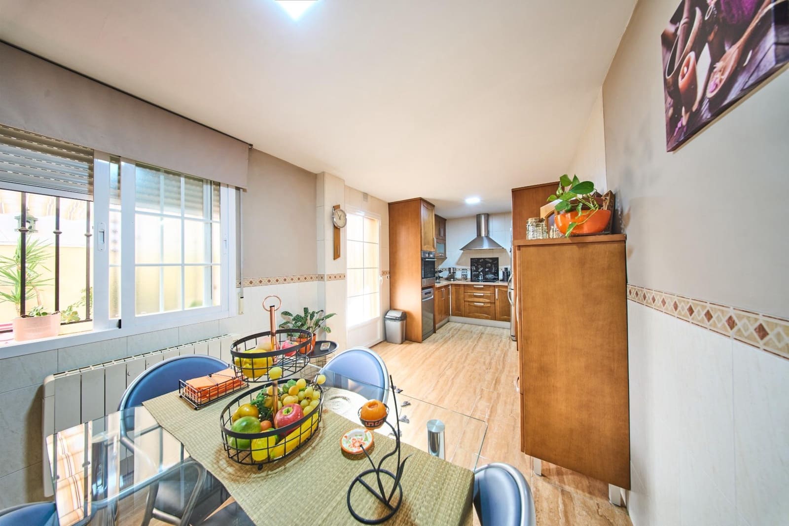 4 makuuhuone Omakotitalo myytävänä paikassa Peligros - 245 000 € (Ref: 9374644)