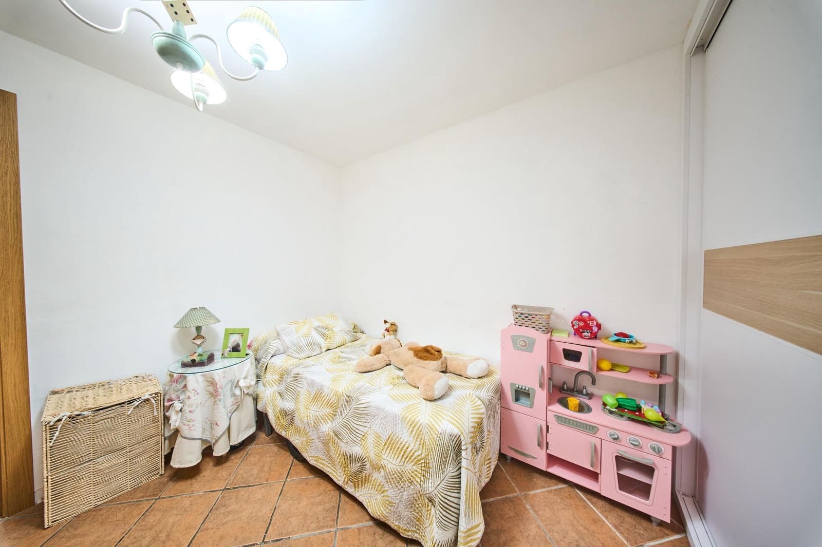 4 makuuhuone Omakotitalo myytävänä paikassa Peligros - 245 000 € (Ref: 9374644)