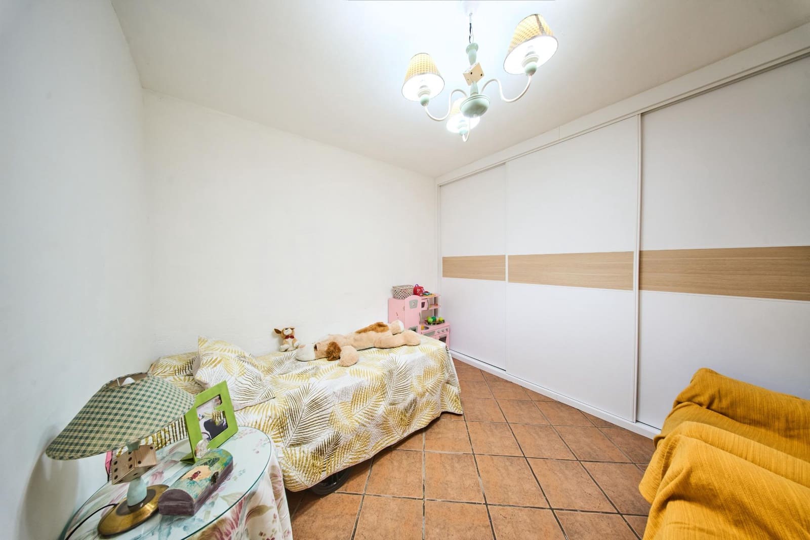 4 makuuhuone Omakotitalo myytävänä paikassa Peligros - 245 000 € (Ref: 9374644)