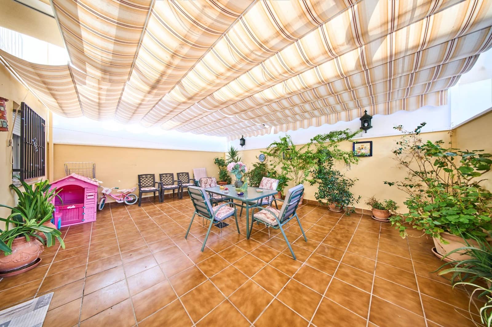 4 slaapkamer Huis te koop in Peligros - € 245.000 (Ref: 9374644)