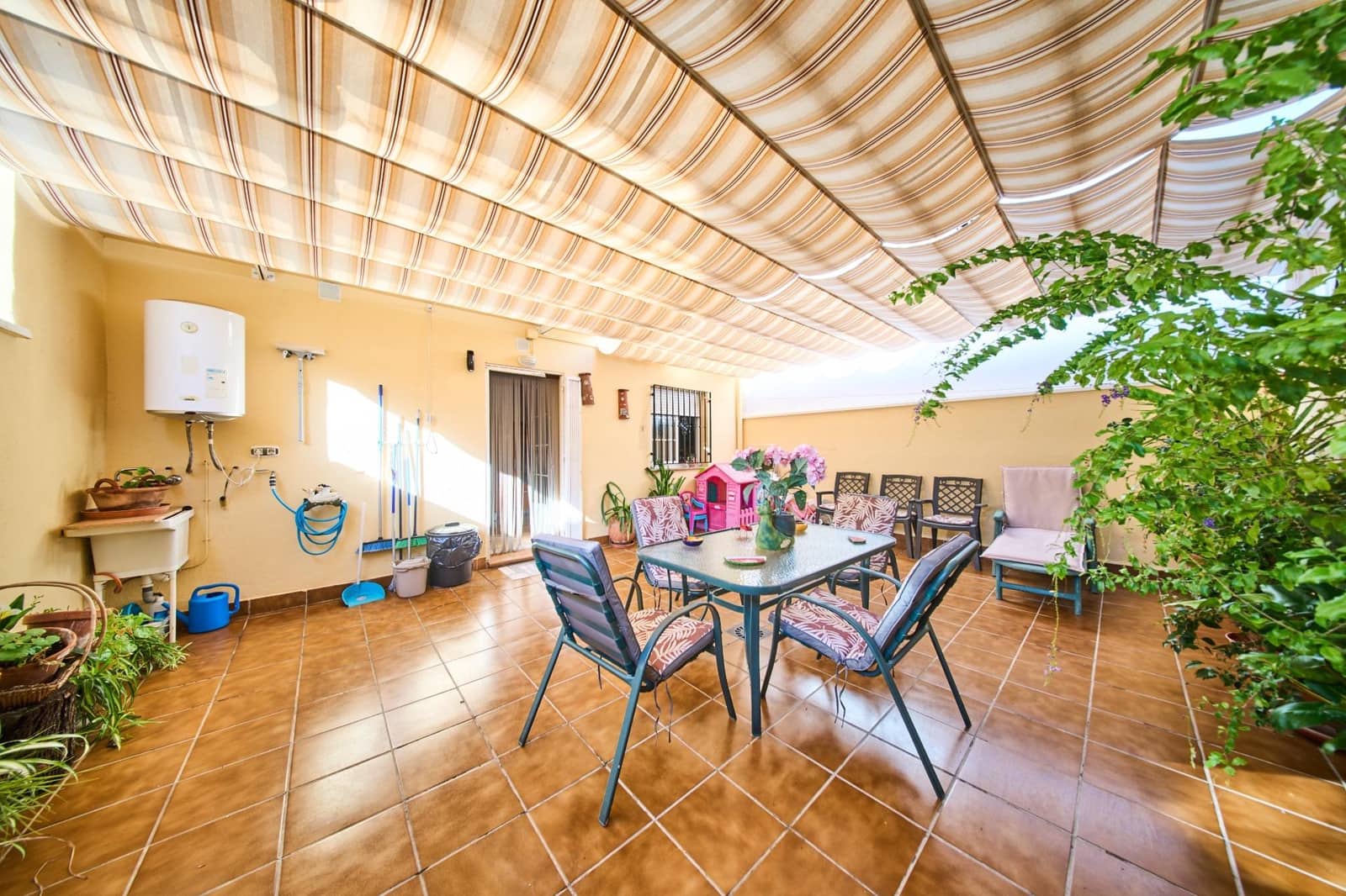 4 slaapkamer Huis te koop in Peligros - € 245.000 (Ref: 9374644)