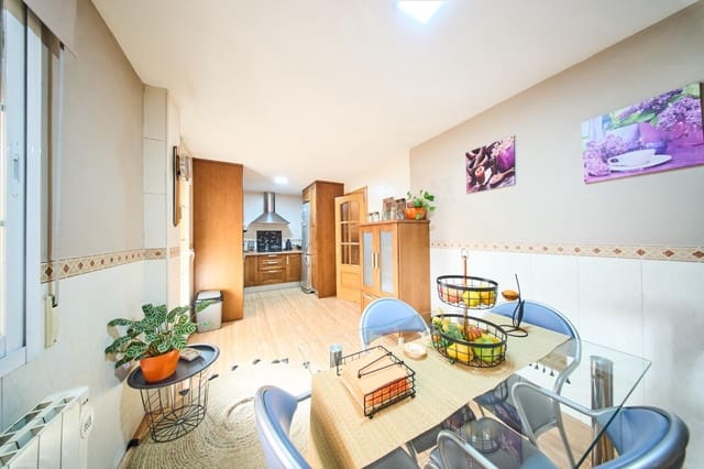 4 soveværelse Byhus til salg i Peligros - € 235.000 (Ref: 9374644)