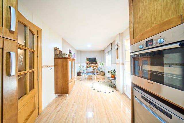 4 soveværelse Byhus til salg i Peligros - € 235.000 (Ref: 9374644)