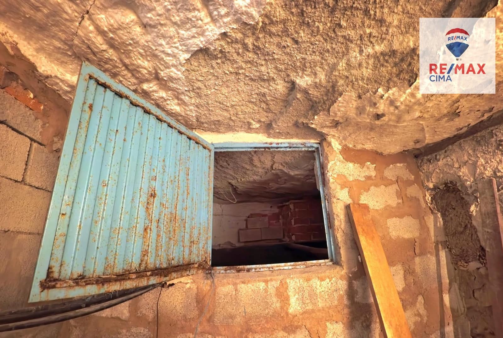 4 Zimmer Haus zu verkaufen in Galera mit Garage - 80.000 € (Ref: 9383105)