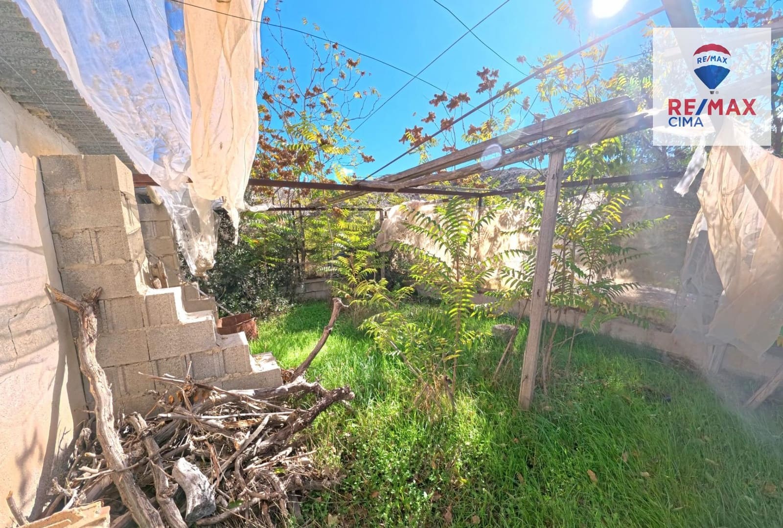 4 Zimmer Haus zu verkaufen in Galera mit Garage - 80.000 € (Ref: 9383105)