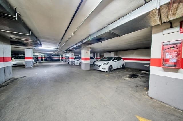 Garage til salg i Granada by - € 36.500 (Ref: 9386179)