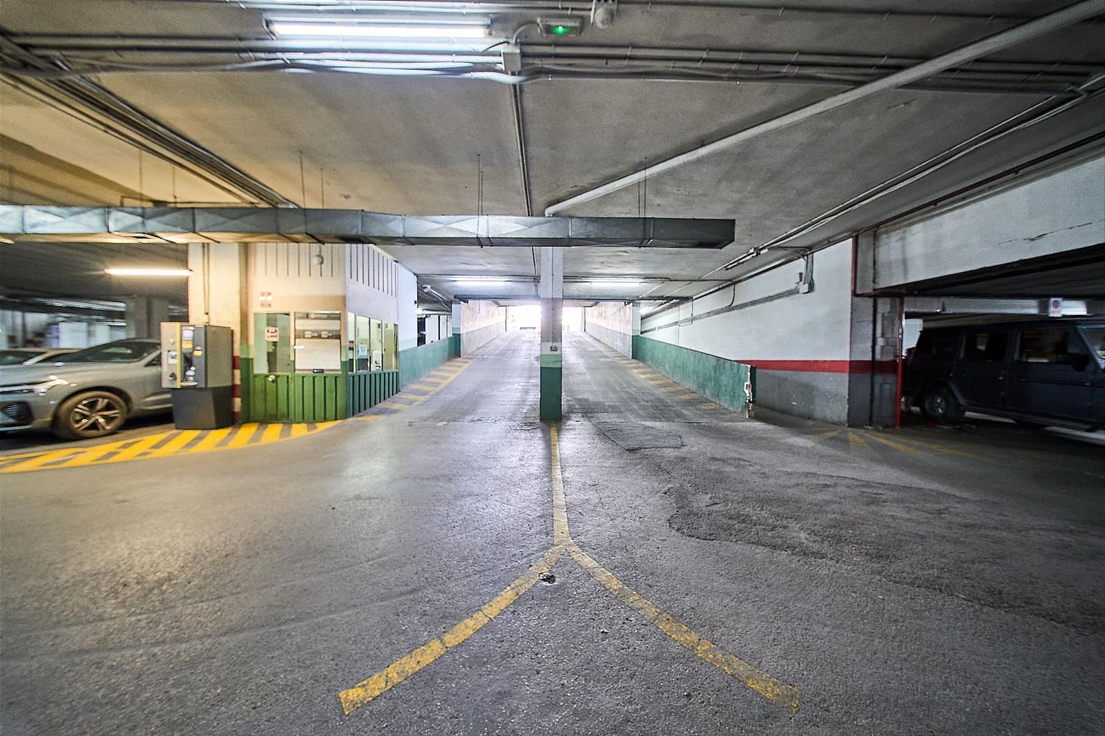 Garage à vendre à Grenade ville - 36 500 € (Ref: 9386179)