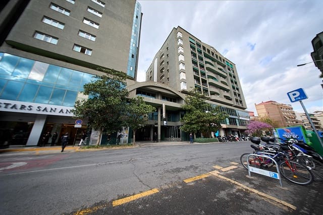 Garage til salg i Granada by - € 36.500 (Ref: 9386179)