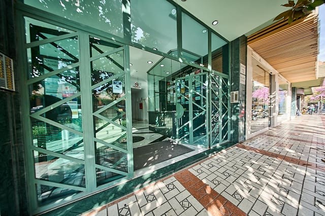 Garage til salg i Granada by - € 36.500 (Ref: 9386179)