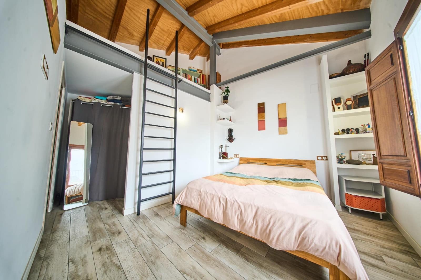 5 bedroom Cave House for sale in Granada city - € 490,000 (Ref: 9386181)