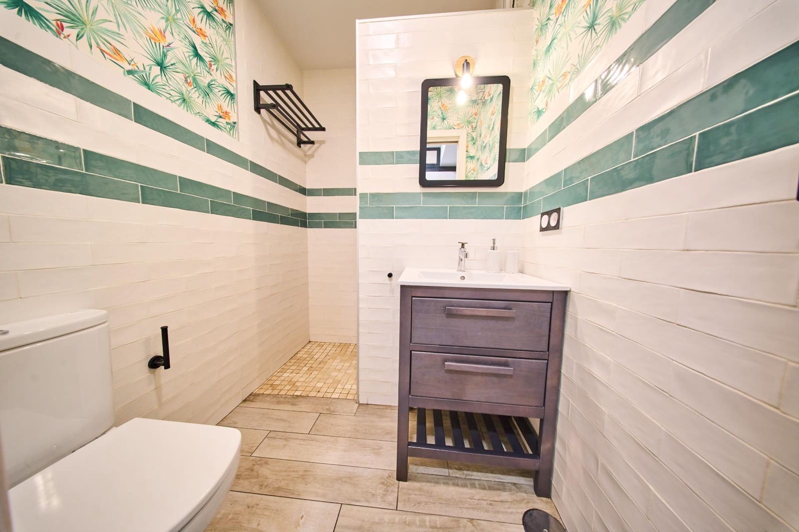 5 bedroom Cave House for sale in Granada city - € 490,000 (Ref: 9386181)