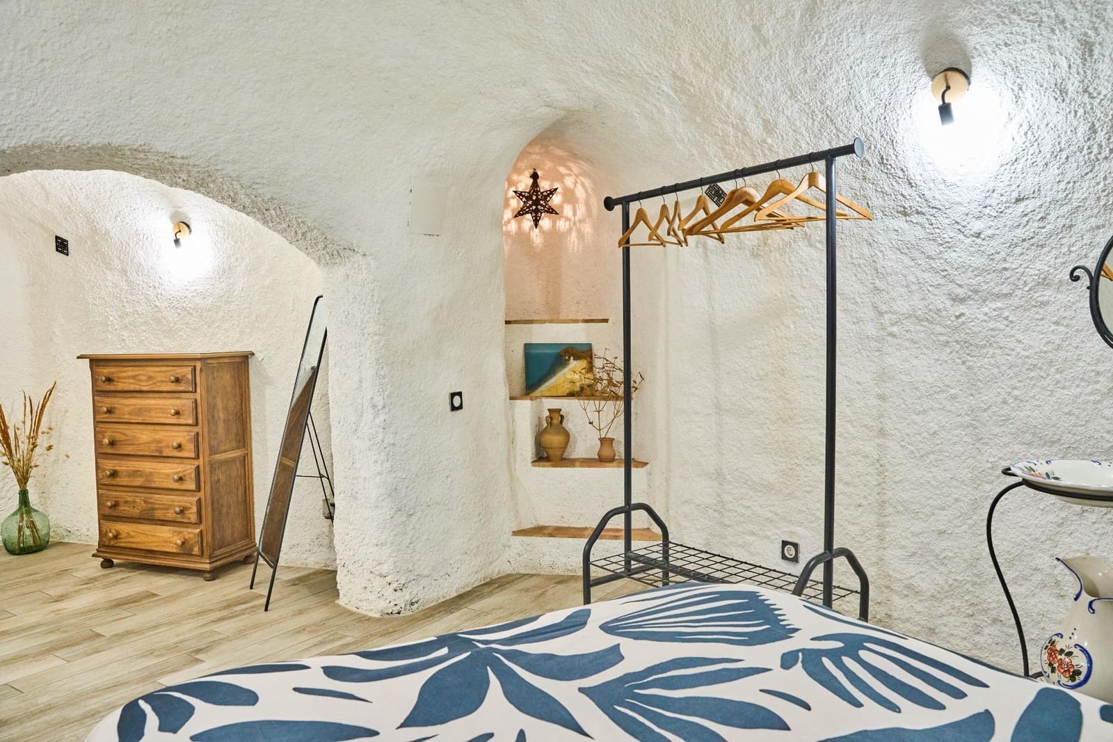 5 bedroom Cave House for sale in Granada city - € 490,000 (Ref: 9386181)