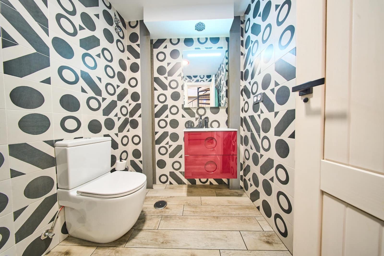 5 bedroom Cave House for sale in Granada city - € 490,000 (Ref: 9386181)