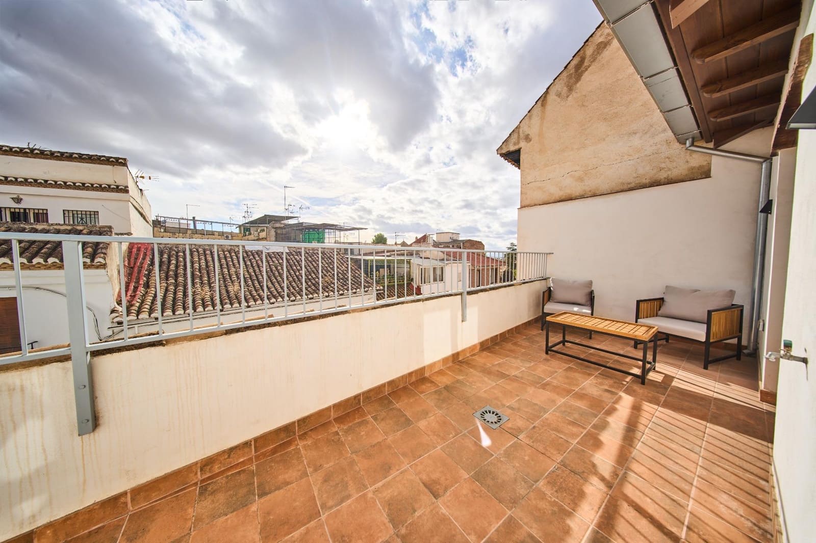 5 bedroom Cave House for sale in Granada city - € 490,000 (Ref: 9386181)