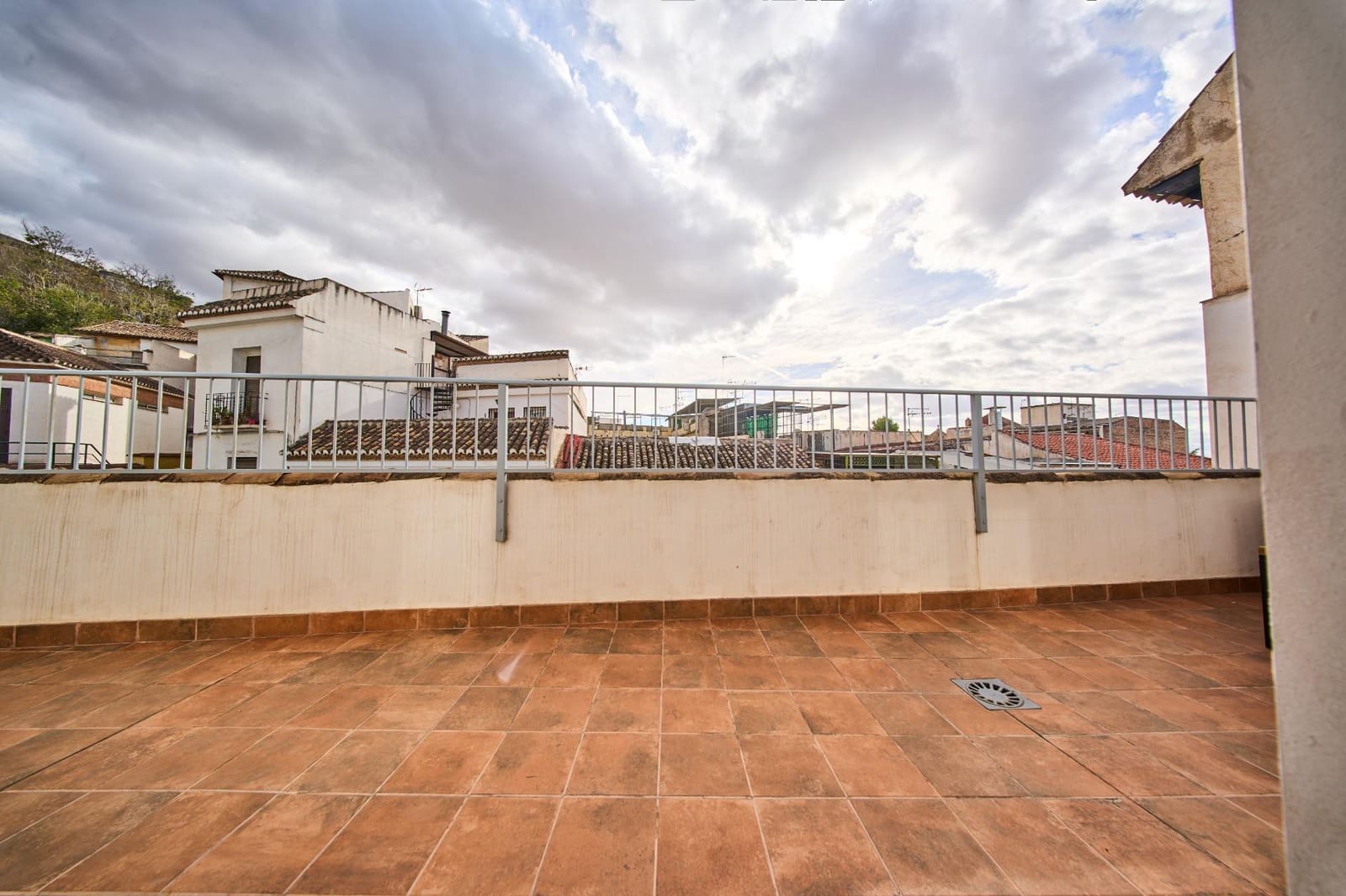 5 bedroom Cave House for sale in Granada city - € 470,000 (Ref: 9386181)