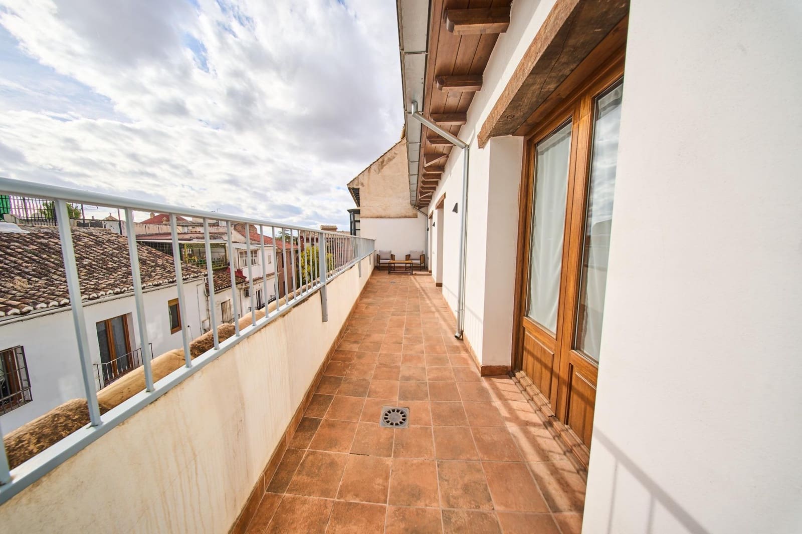 5 bedroom Cave House for sale in Granada city - € 470,000 (Ref: 9386181)