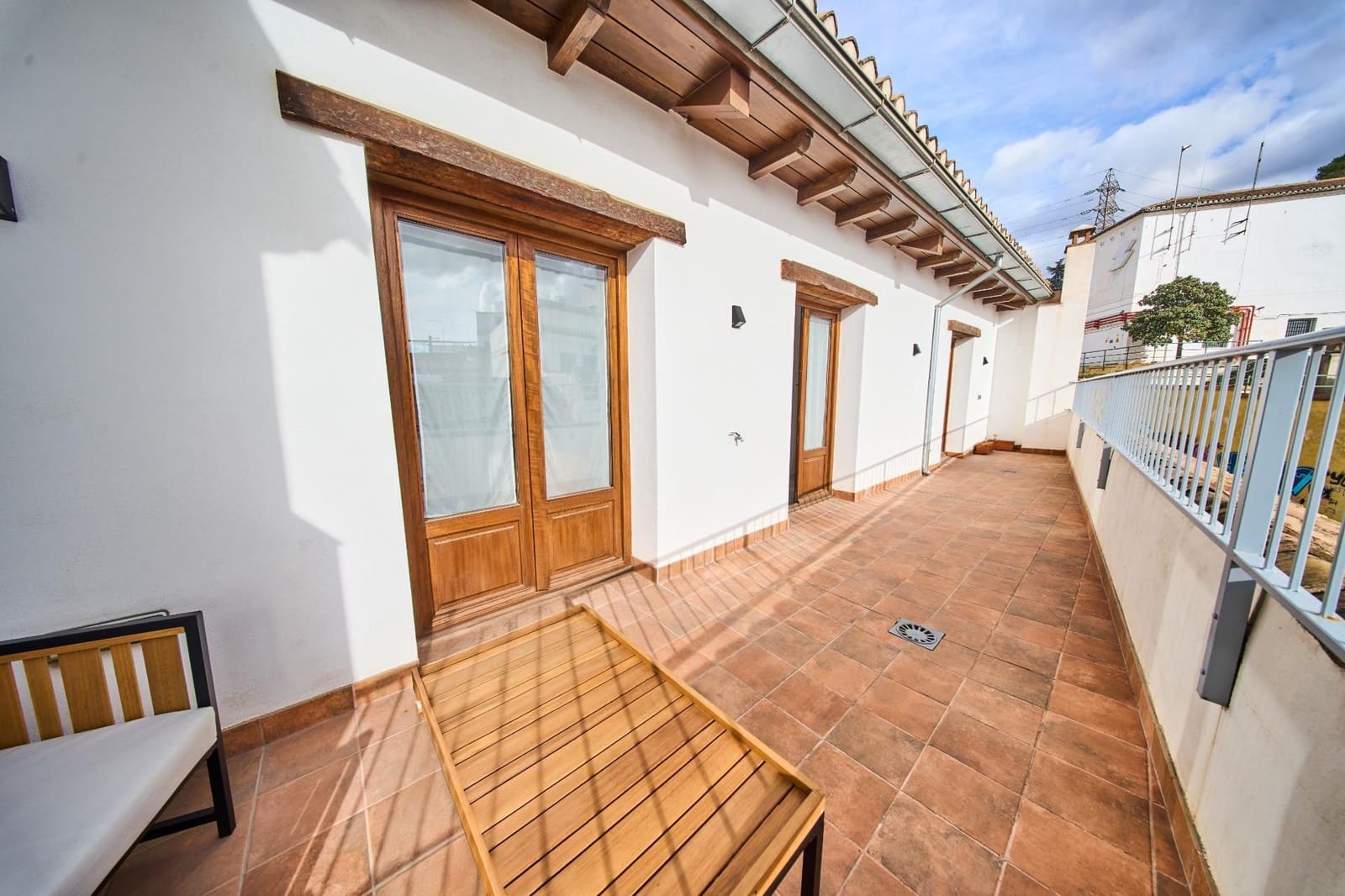 5 bedroom Cave House for sale in Granada city - € 470,000 (Ref: 9386181)