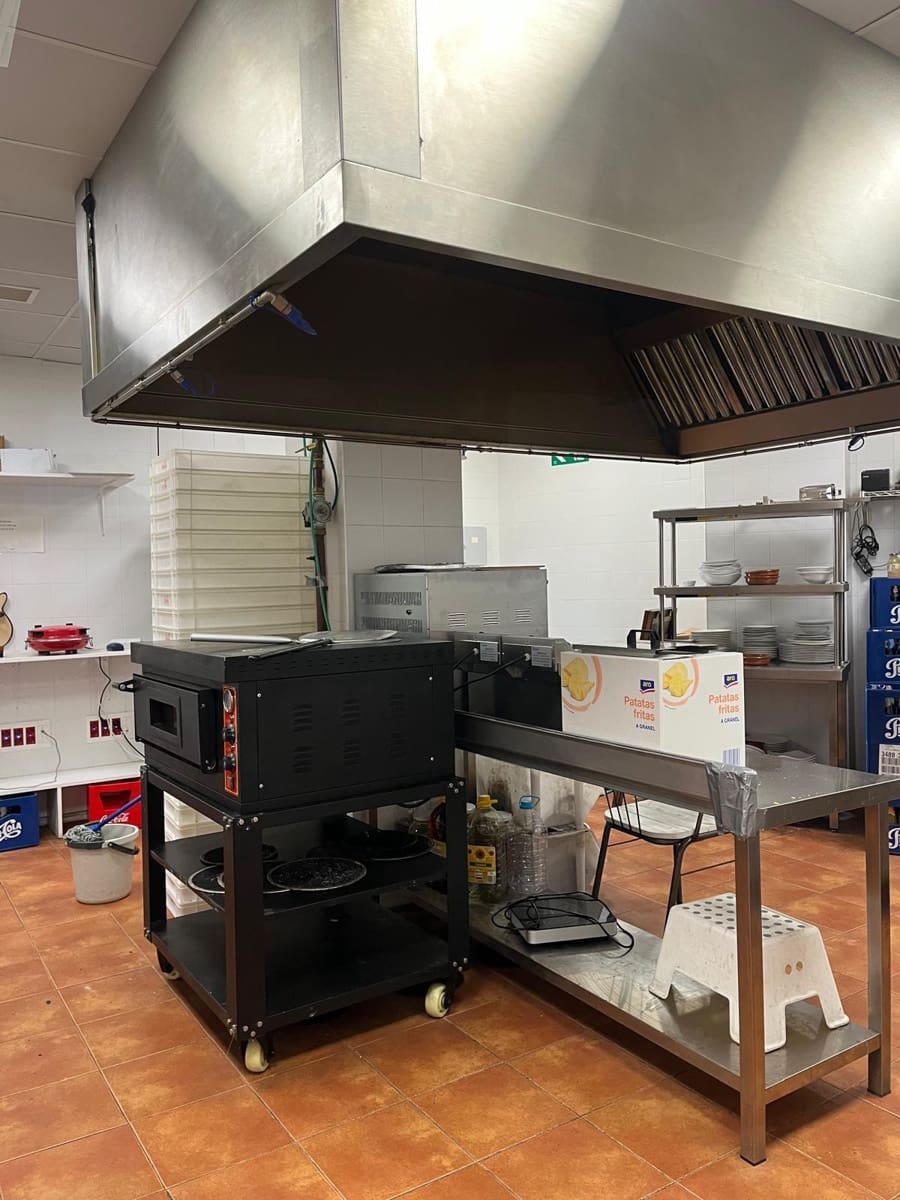 Commerciale da affittare in Granada citta - 2.400 € (Rif: 9396239)