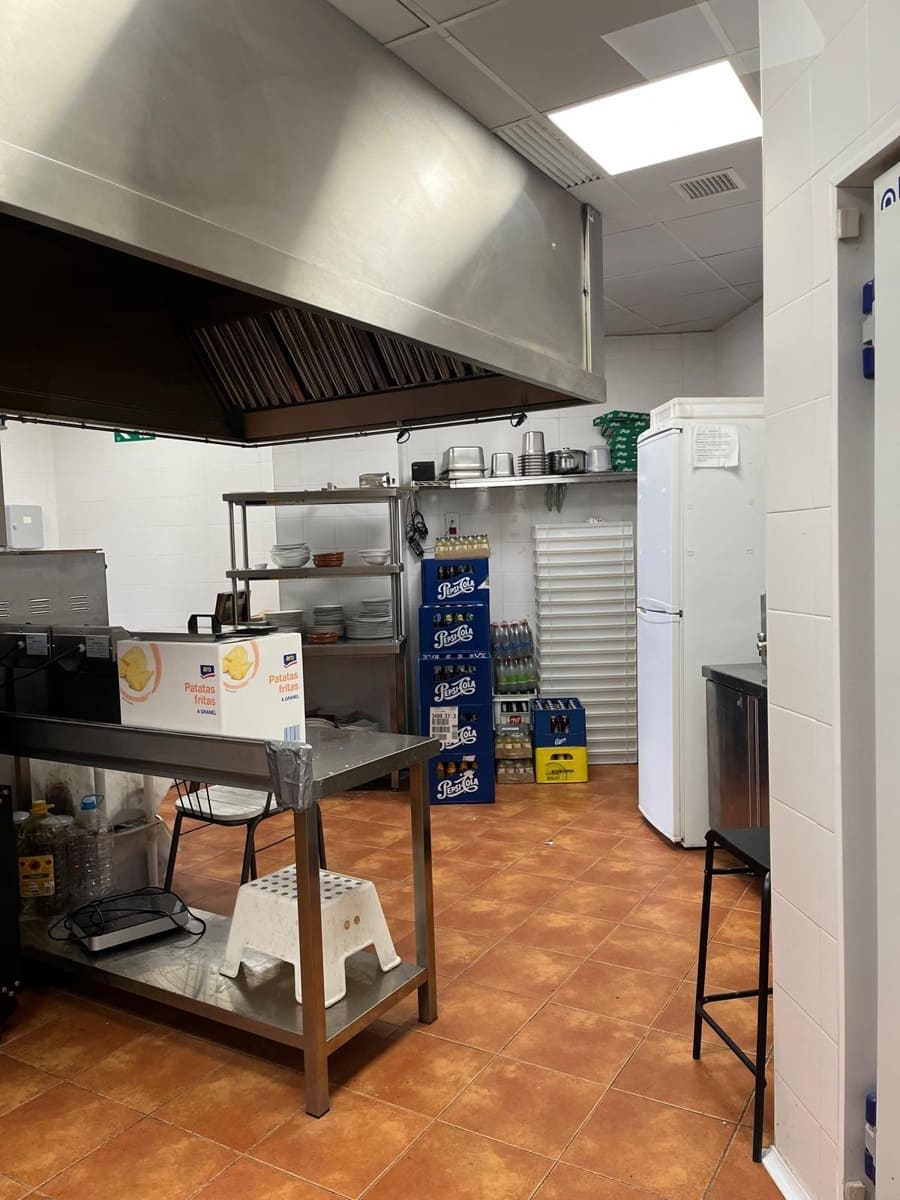 Commerciale da affittare in Granada citta - 2.400 € (Rif: 9396239)